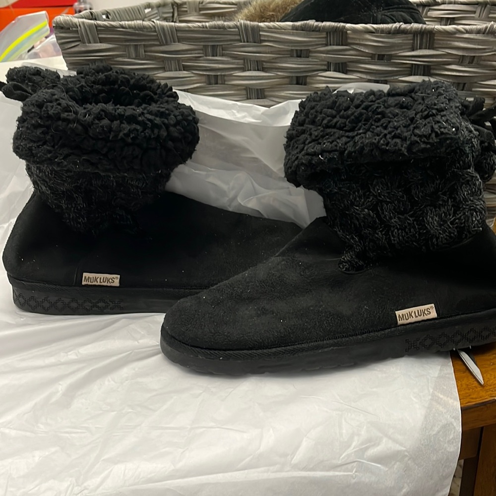 Muk Luks black cable knit pull on boots booties mid calf